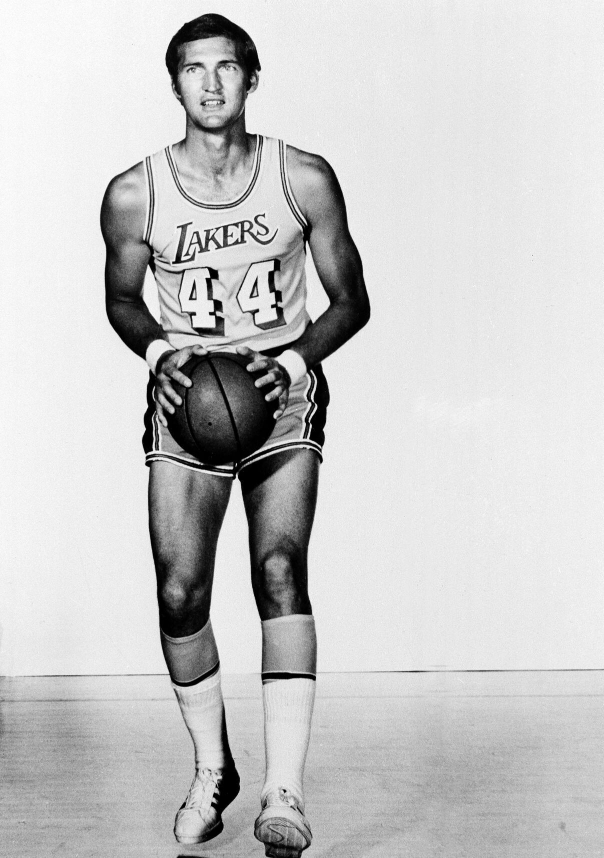 1973: Jerry West sets NBA record with 10 steals in Lakers loss